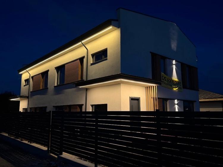 Duplex cu 4 camere cu Canalizare în Domnești