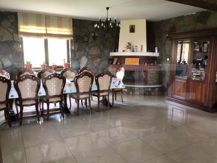 Casă individuală cu 7 camere cu Teren 7500 Mp în Exterior Vest