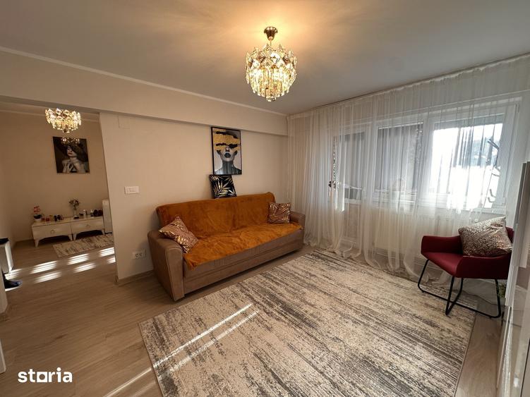 Apartament cu 3 camere semidecomandat în Central