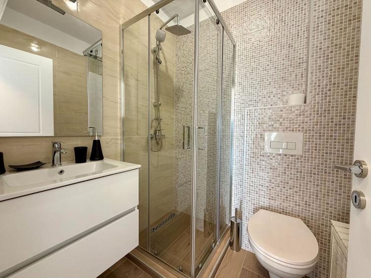 Apartament cu 3 camere decomandat, mobilat în Cristian