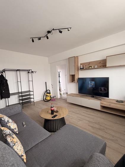 Apartament cu 2 camere semidecomandat în Central