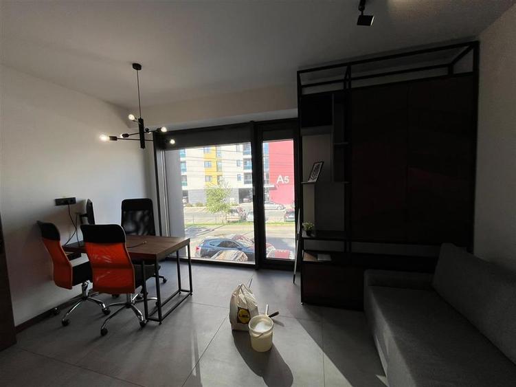 Spațiu comercial, de 200 mp, în Nufărul