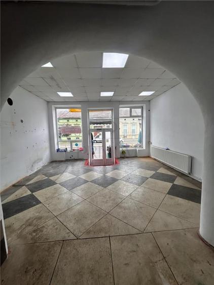 Spațiu comercial, de 48 mp, în Central