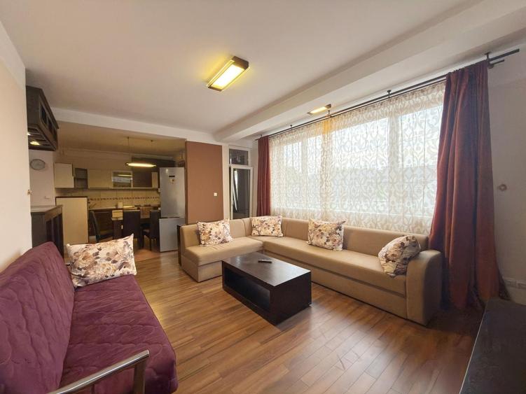 Apartament cu 3 camere decomandat în Girocului
