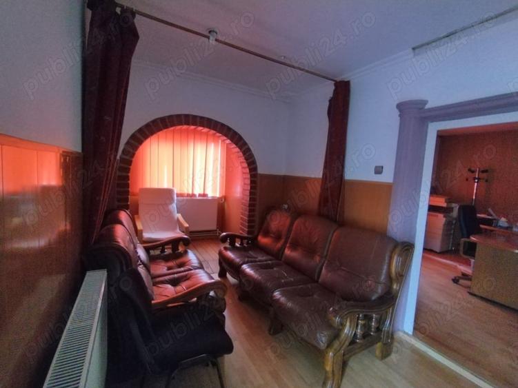 Casă cu 6 camere în Tâncăbești