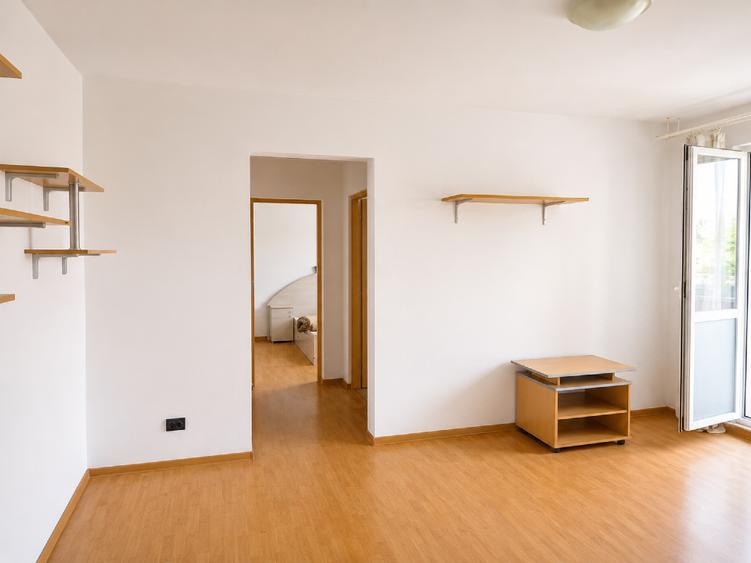 Apartament cu 2 camere semidecomandat în Astra