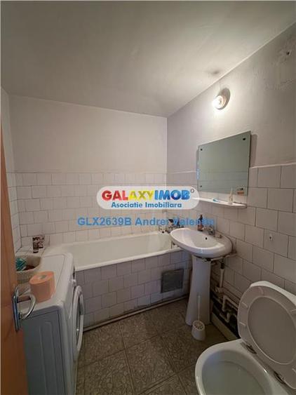 Apartament cu 3 camere decomandat, mobilat în Berceni
