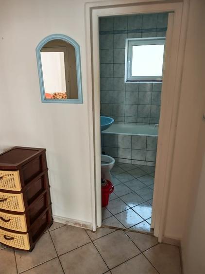 Apartament cu 3 camere decomandat în 1 Mai