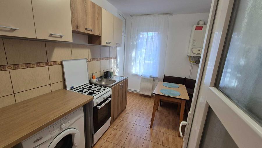 Apartament cu 2 camere decomandat în Tudor