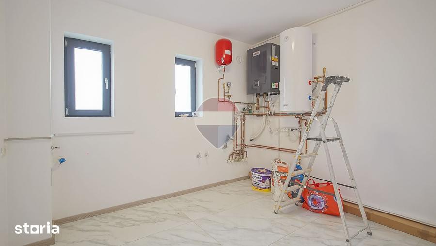 Casă cu 5 camere decomandat cu Teren 400 Mp în Bunloc