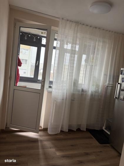 Apartament cu 4 camere semidecomandat în Drumul Taberei