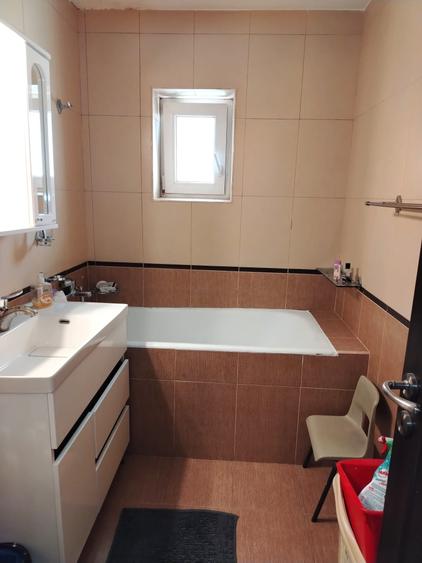 Apartament cu 3 camere decomandat în Exterior Nord