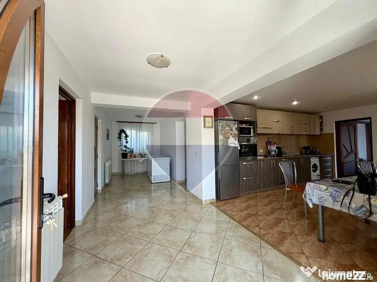 Casă cu 4 camere cu Teren 720 Mp în Vânători