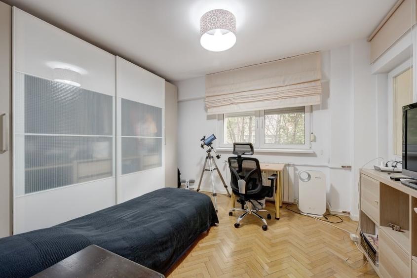 Apartament cu 3 camere decomandat în Dorobanți