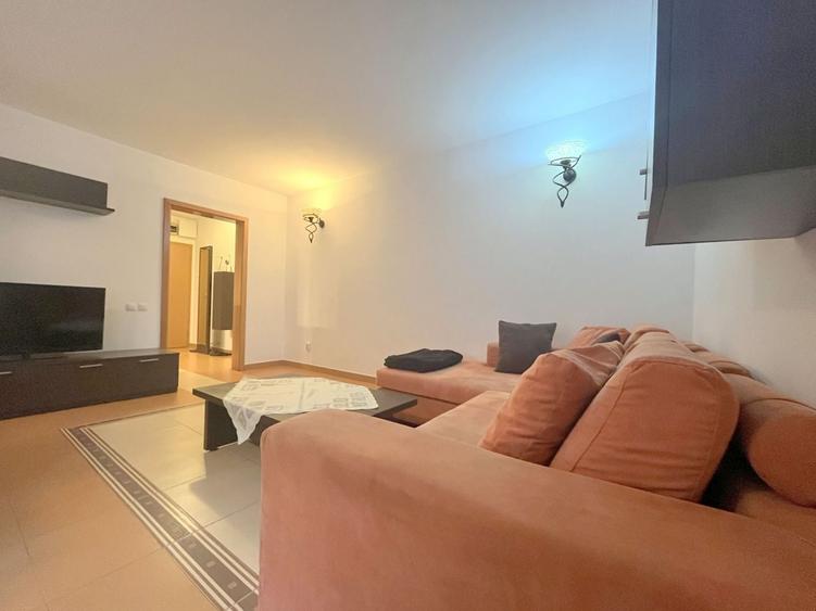 Apartament cu 4 camere decomandat, mobilat în Central