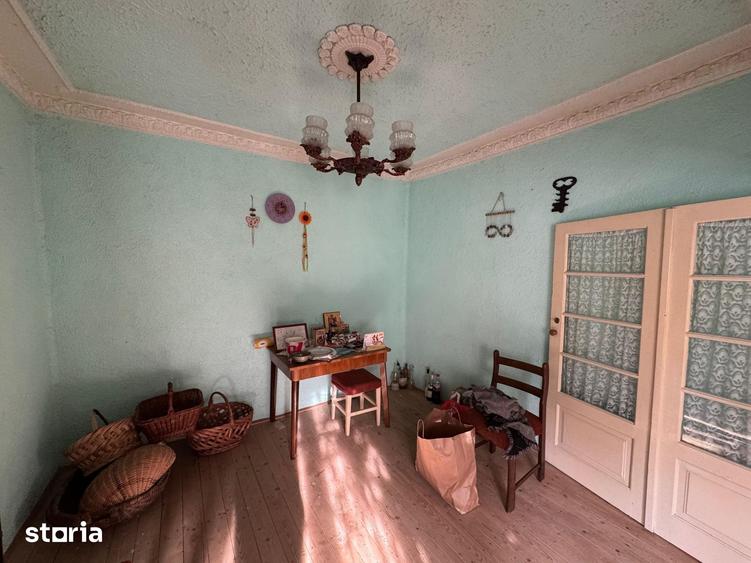 Casă cu 4 camere cu Teren 2224 Mp în Aluniș