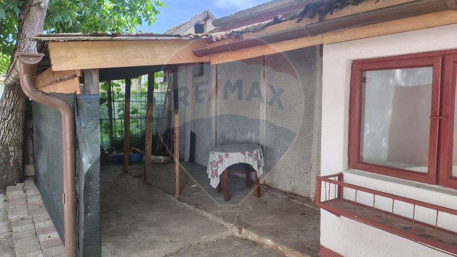 Casă individuală cu 3 camere cu Teren 305 Mp în Central