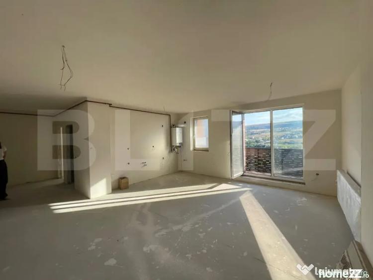 Apartament cu 2 camere semidecomandat în Chinteni