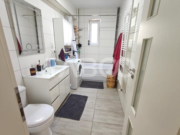 Apartament cu 3 camere decomandat, mobilat în Turnișor