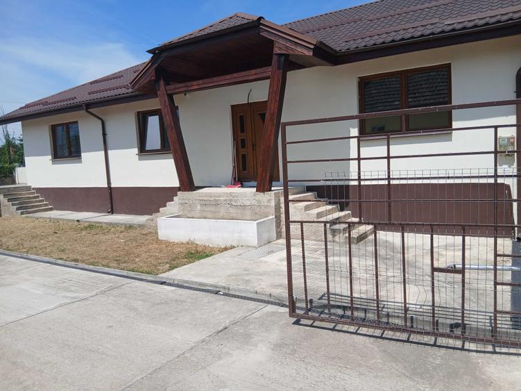 Casă cu 3 camere în Livadia