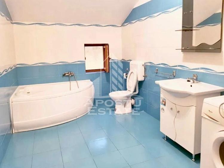 Apartament cu 3 camere semidecomandat, mobilat în Intim