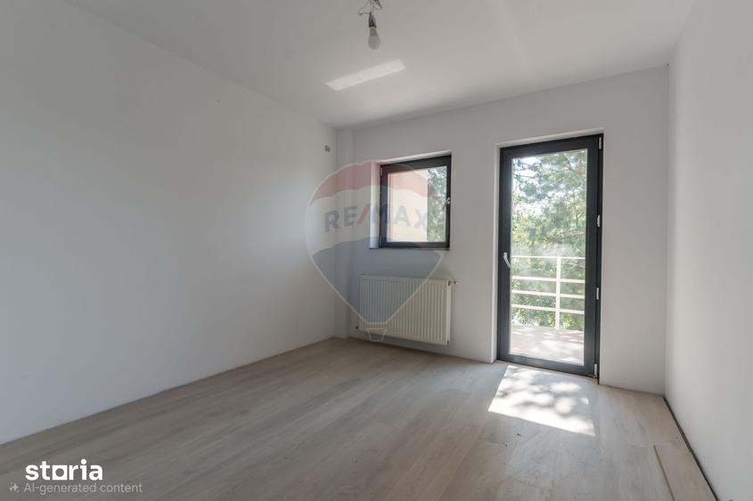 Casă cu 5 camere cu Teren 1000 Mp în Bârnova