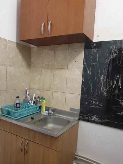 Garsonieră decomandată în Lipovei