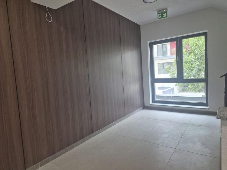Apartament cu 3 camere decomandat în Theodor Pallady