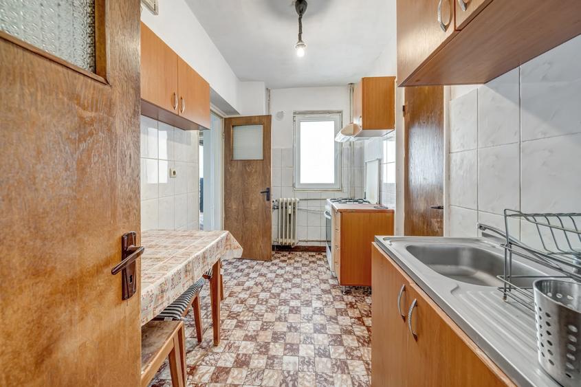 Apartament cu 3 camere decomandat, mobilat în Mihai Bravu