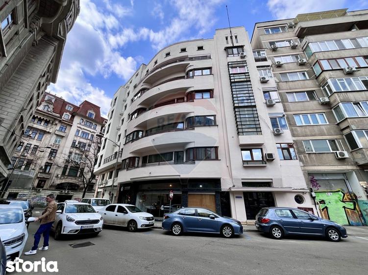 Apartament cu 3 camere semidecomandat, mobilat în Centrul Istoric