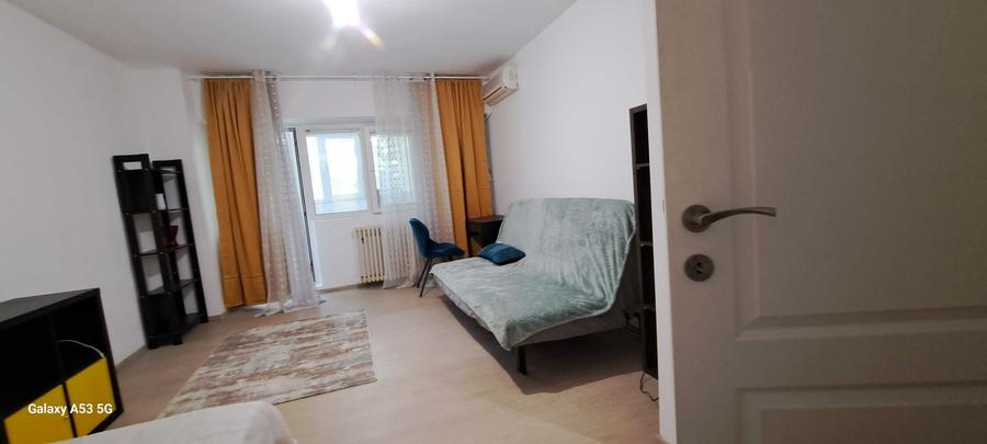 Garsonieră decomandată în 13 Septembrie