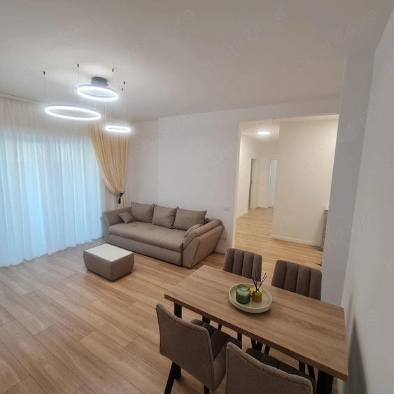 Apartament cu 3 camere decomandat în Central