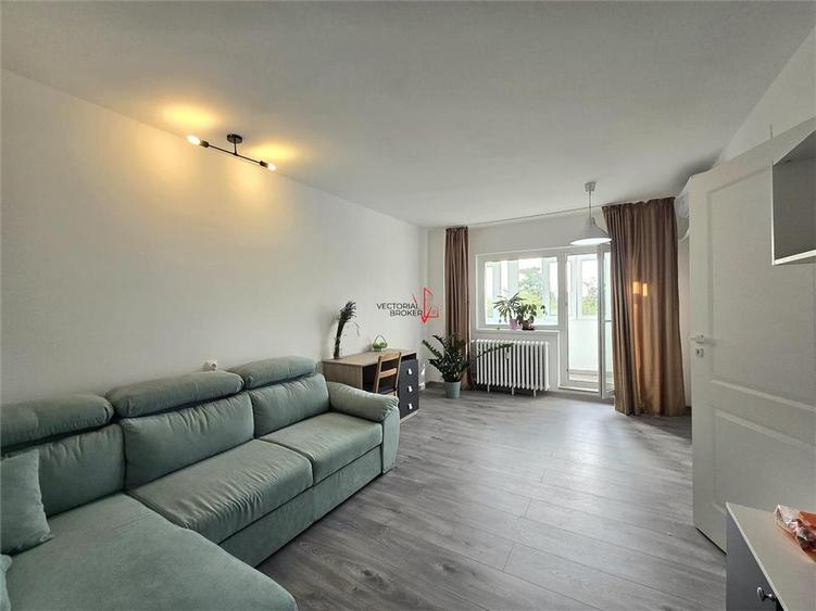 Apartament cu 2 camere decomandat în Parcul Carol