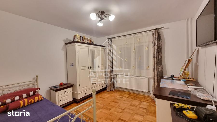 Apartament cu 3 camere în Mircea cel Bătrân