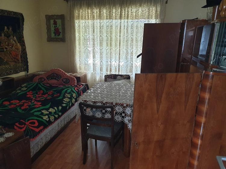 Casă cu 3 camere cu Teren 1169 Mp în Lăpușnicu Mare