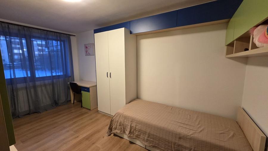 Casă cu 4 camere cu Teren 250 Mp în Florești