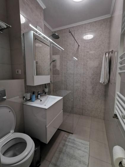 Apartament cu 2 camere decomandat, mobilat în Mamaia
