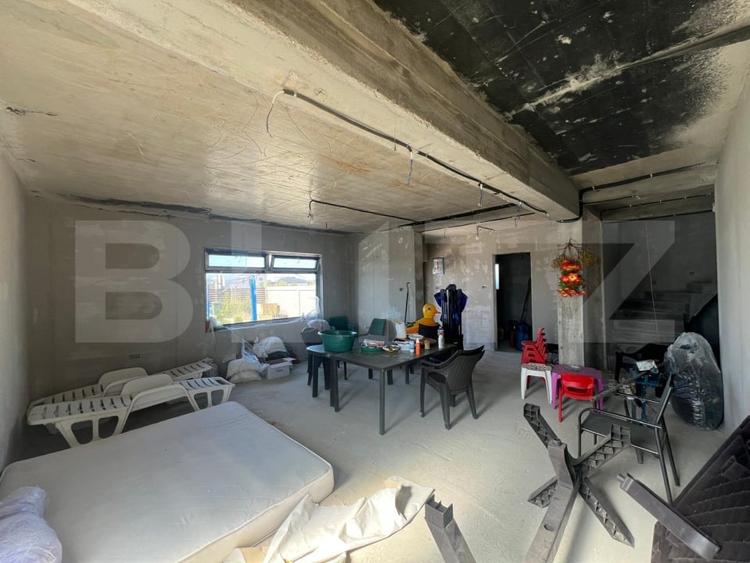 Casă individuală cu 5 camere cu Canalizare în Malu Mare