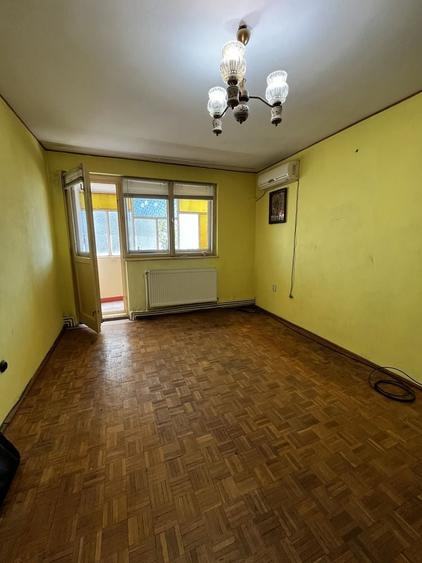 Apartament cu 2 camere semidecomandat în Calea Galați
