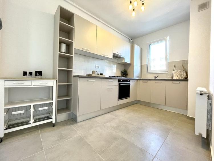 Apartament cu 3 camere decomandat în Prelungirea Ghencea