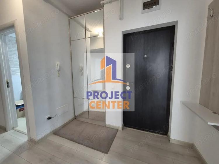 Apartament cu 3 camere decomandat, mobilat în Craiovei