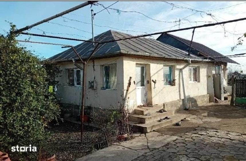 Casă cu 2 camere cu Teren 840 Mp în Mănești