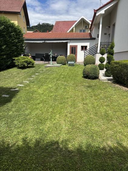 Casă cu 4 camere în Ultracentral