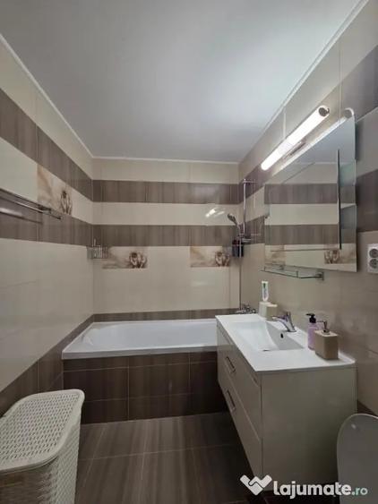 Apartament cu 3 camere decomandat în 1 Mai