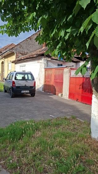 Casă individuală cu 2 camere cu Teren 185 Mp în Central