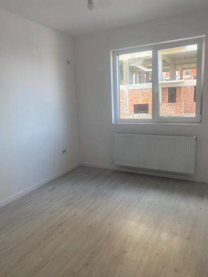 Apartament cu 3 camere decomandat în Chiajna