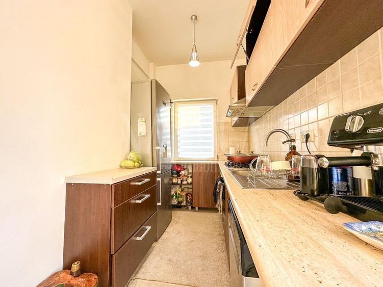 Apartament cu 4 camere semidecomandat în Mărăști