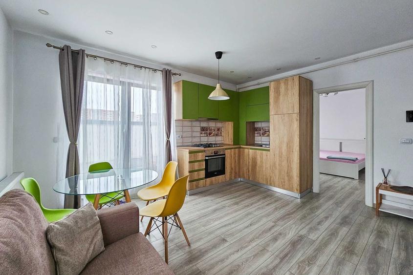 Apartament cu 2 camere semidecomandat în Tractorul