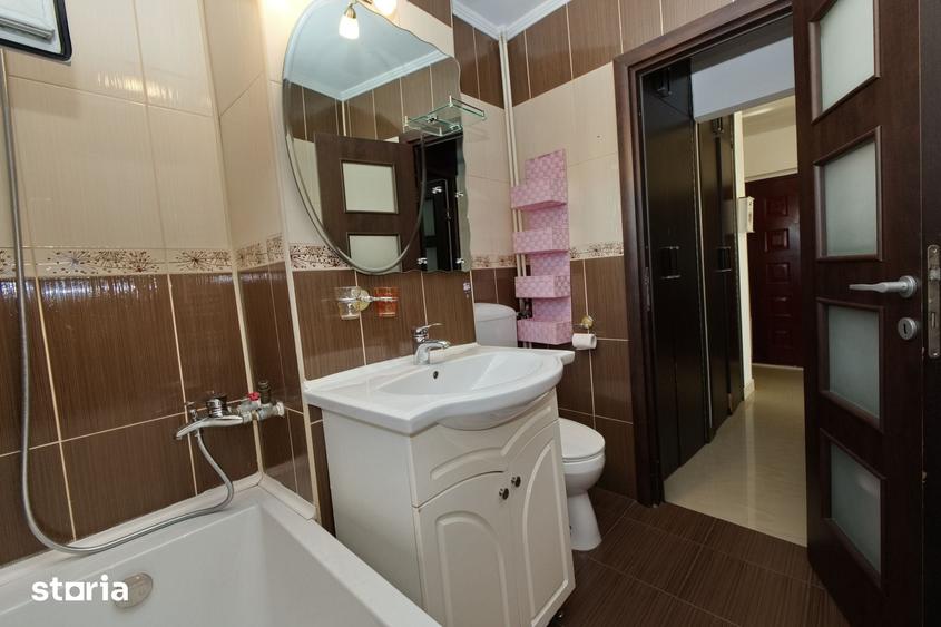 Apartament cu 2 camere în Micro 17