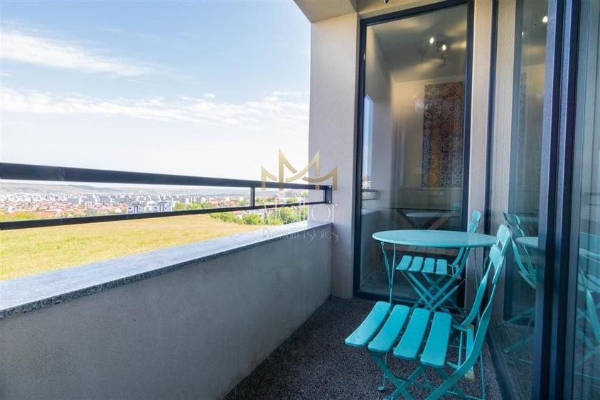 Apartament cu 3 camere semidecomandat în Andrei Mureșanu